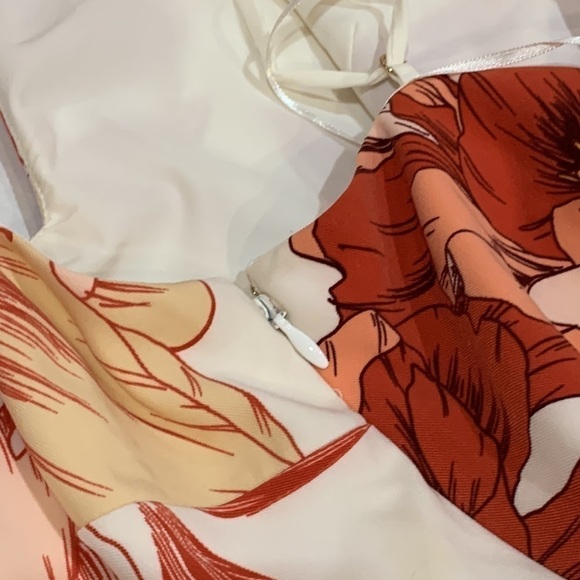 GUESS Juleah Mini Floral Dress in Radiant Poppy Print Ivory size 8 - Picture 10 of 16